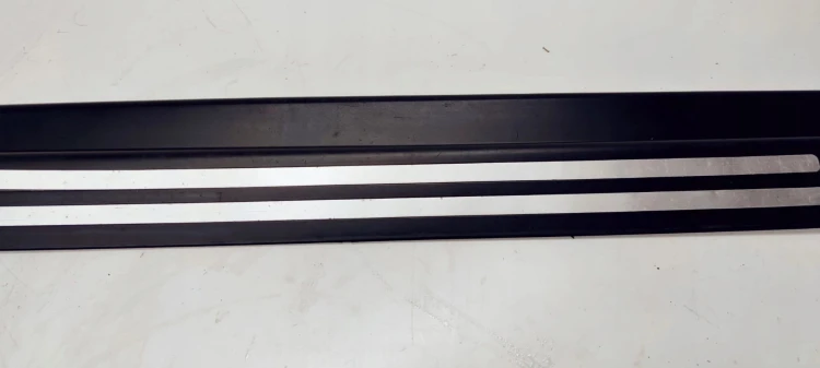 LISTWA PROGOWA PRAWA AUDI A4 B6 CABRIO 8H0853492