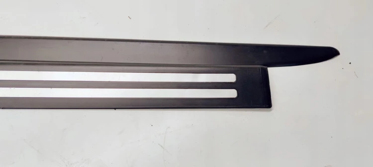LISTWA PROGOWA PRAWA AUDI A4 B6 CABRIO 8H0853492