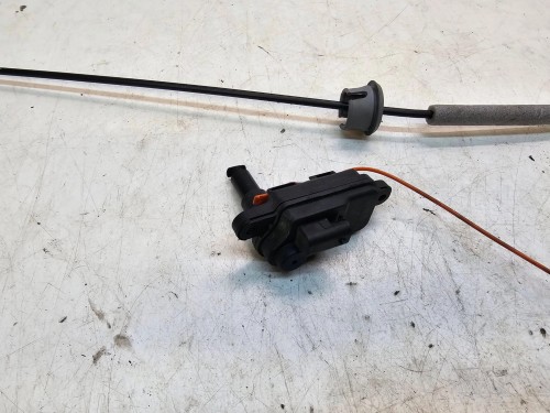 SIŁOWNIK KLAPKI PALIWA AUDI A3 8V CABRIO 8V7862193B