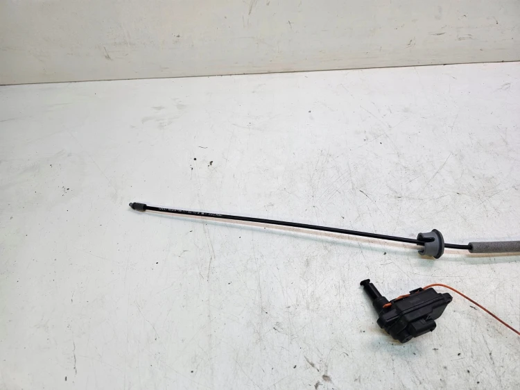 SIŁOWNIK KLAPKI PALIWA AUDI A3 8V CABRIO 8V7862193B