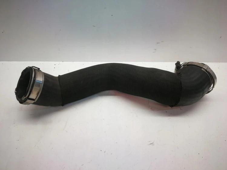 RURA PRZEWÓD INTERCOOLERA AUDI A4 B7 8E0145737Q