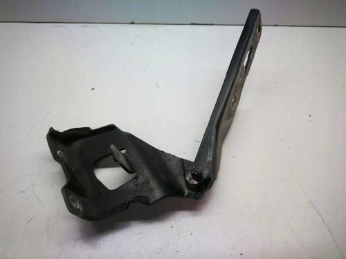 ZAWIAS MASKI LEWY AUDI A4 B8 8K0823301D