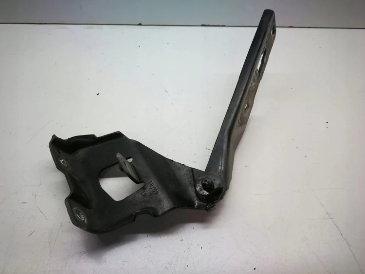 ZAWIAS MASKI LEWY AUDI A4 B8 8K0823301D