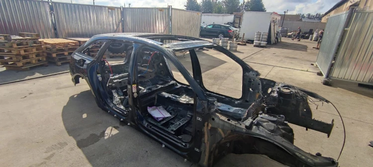 DACH ĆWIARTKA PANORAMA AUDI A6 C8 AVANT KOMBI ORG