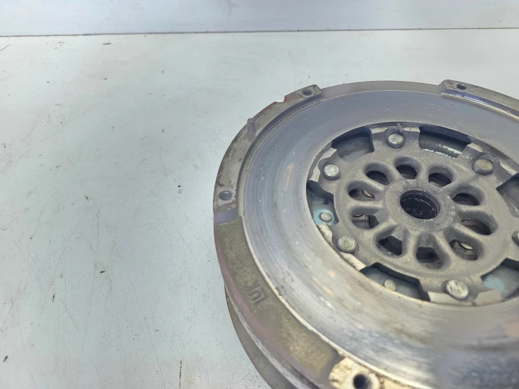 KOŁO DWUMASOWE SPRZĘGŁO AUDI A4 B8 A5 A6 C7 2.0 TDI TFSI 0B2105266T