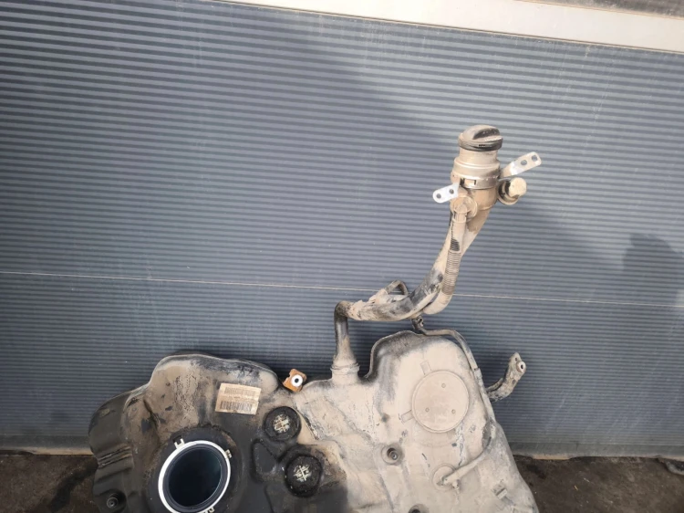 BAK ZBIORNIK PALIWA AUDI A4 B8 A5 8T 8K0201021FR DIESEL BEZ OPIŁKÓW !!!