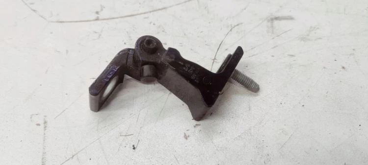ZAWIAS DRZWI PRAWY AUDI A4 B9 8W0831404A