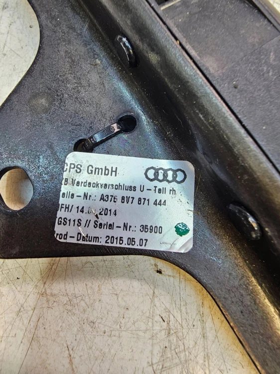 ZAMEK RYGIEL DACHU PRAWY AUDI A3 8V CABRIO 8V7871444