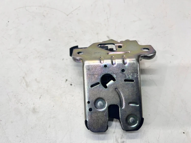ZAMEK KLAPY TYŁ AUDI A4 B9 A5 8W0827503