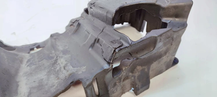 WYGŁUSZENIE OSŁONA MISKI OLEJOWEJ AUDI A4 B9 A5 A6 C7 2.0 TDI 04L103660G *2