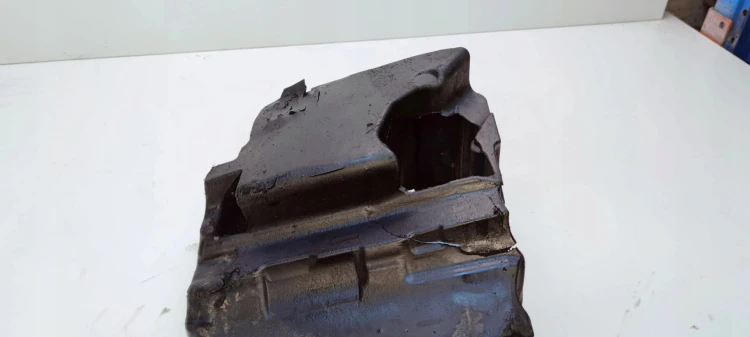 WYGŁUSZENIE OSŁONA MISKI OLEJOWEJ AUDI A4 B9 A5 A6 C7 2.0 TDI 04L103660G *2