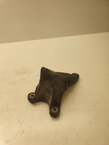 ŁAPA PODPORA SILNIKA AUDI S4 B6 B7 8E0199308AN 4,2