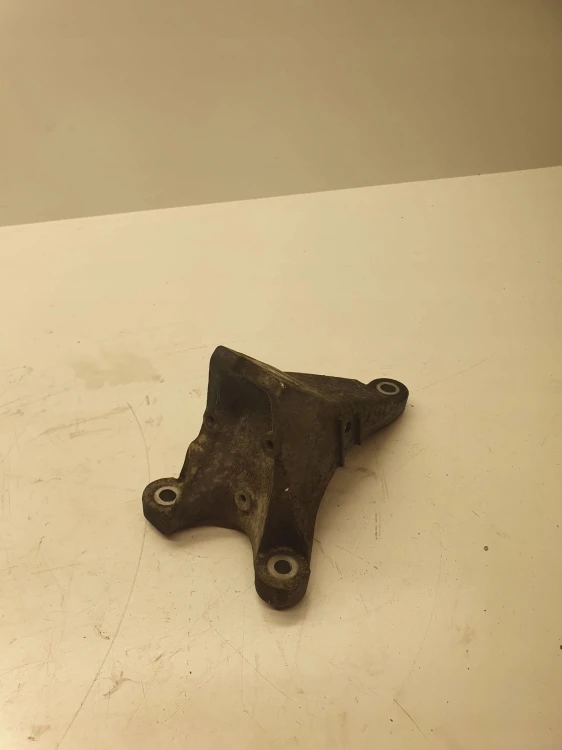 ŁAPA PODPORA SILNIKA AUDI S4 B6 B7 8E0199308AN 4,2