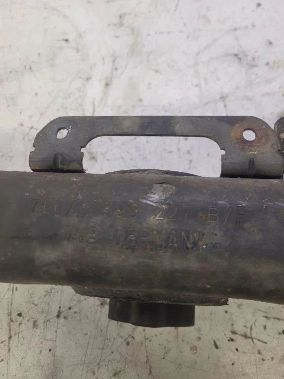 ŁAPA WSPORNIK SILNIKA BELKA AUDI Q7 4L 7L0399227B