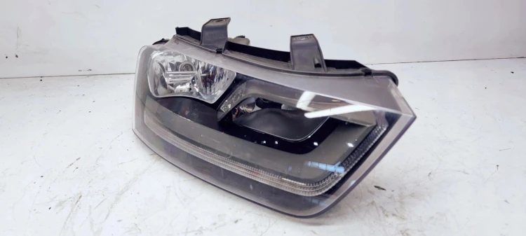 REFLEKTOR PRAWY ZWYKŁY AUDI Q3 8U 8U0941004N UK