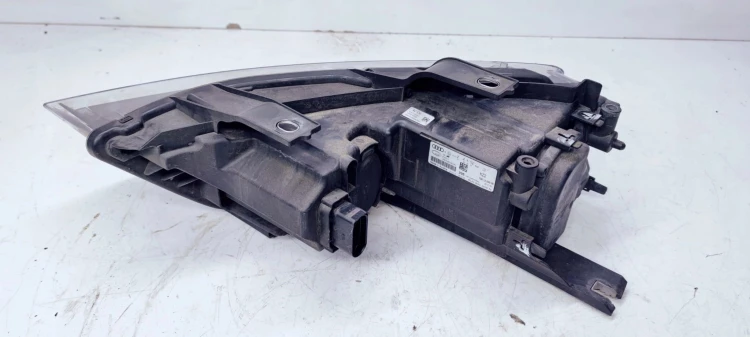 REFLEKTOR PRAWY ZWYKŁY AUDI Q3 8U 8U0941004N UK