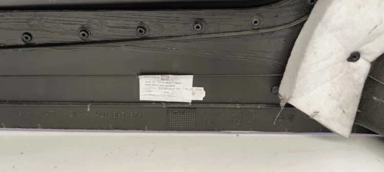 BOCZEK BAGAŻNIKA LEWY AUDI Q7 4L 4L0863879G