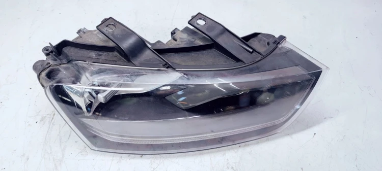REFLEKTOR PRAWY ZWYKŁY AUDI Q3 8U 8U0941004N UK