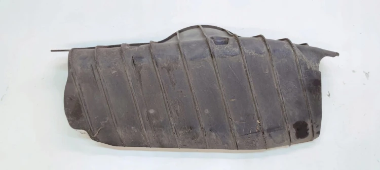 OSŁONA WAHACZA PRAWY TYŁ AUDI A6 C8 4K0505416B