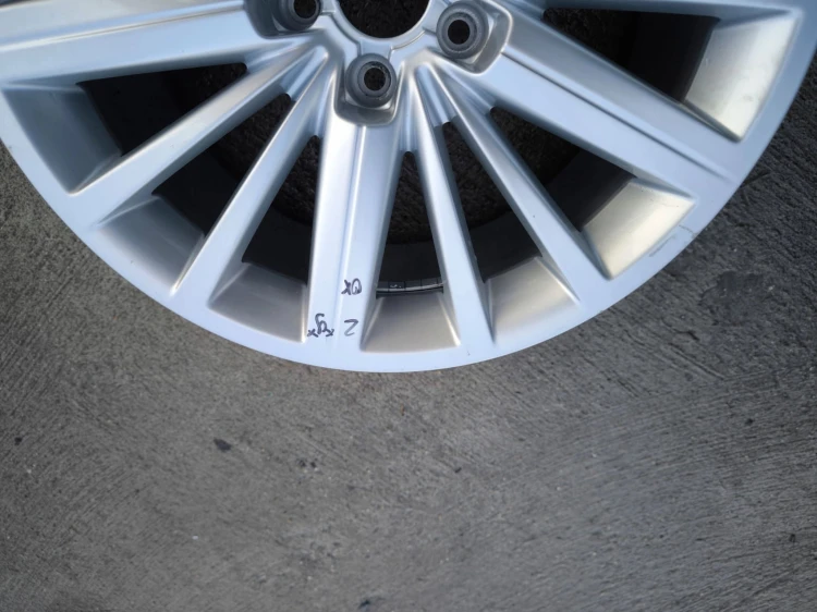 FELGA ALUMINIOWA AUDI VW SEAT SKODA 8.5J R18 ET29 8F0601025A Z*9* OK