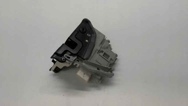 ZAMEK DRZWI LEWY TYŁ AUDI A4 B8 A5 Q5 8K0839015C