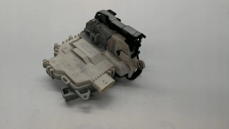 ZAMEK DRZWI LEWY TYŁ AUDI A4 B8 A5 Q5 8K0839015C