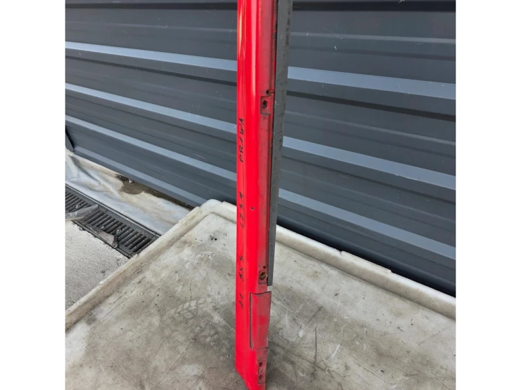LISTWA PROGOWA PRAWA AUDI A1 8X 3-DRZWI LZ3M KOMPLETNA !!!