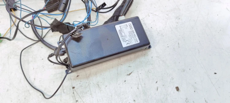 ZESTAW GŁOŚNOMÓWIĄCY AUDI A4 B8 A5 A6 Q5 TT 8J0051433