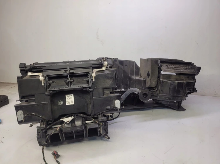 NAGRZEWNICA KOMPLETNA AUDI A6 C7 A7 4G1820005K