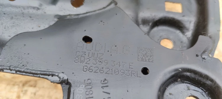 TRAWERS SANKI PRZÓD AUDI A4 B9 UK 8W2399347E