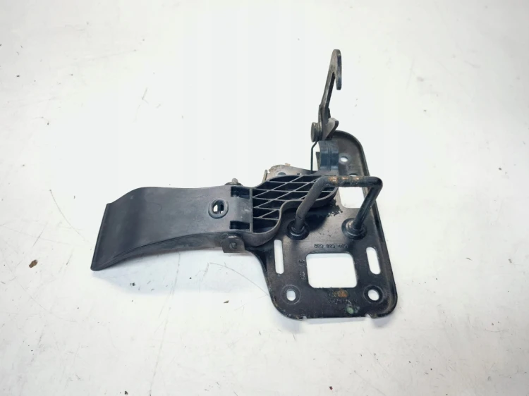 ZAMEK MASKI RYGIEL AUDI Q5 8R 8R0823480