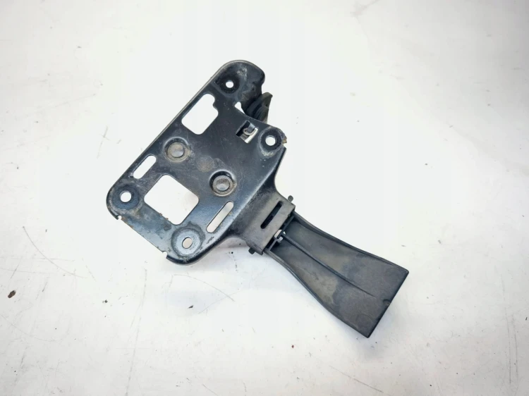 ZAMEK MASKI RYGIEL AUDI Q5 8R 8R0823480