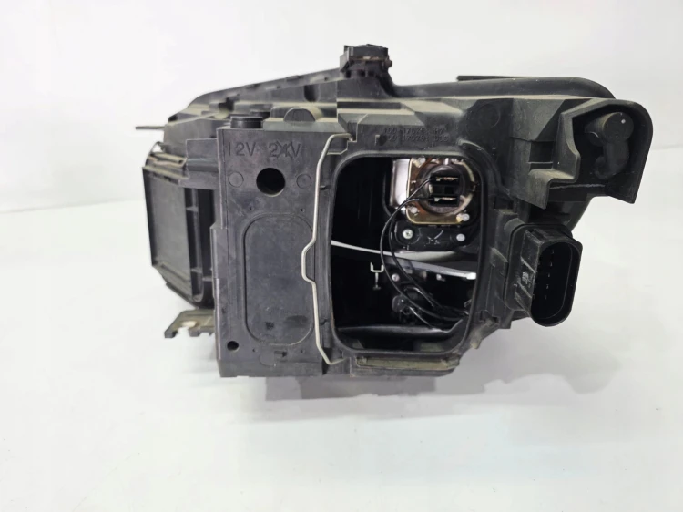 REFLEKTOR LAMPA PRAWY PRZÓD AUDI Q5 8R 8R0941004M UK