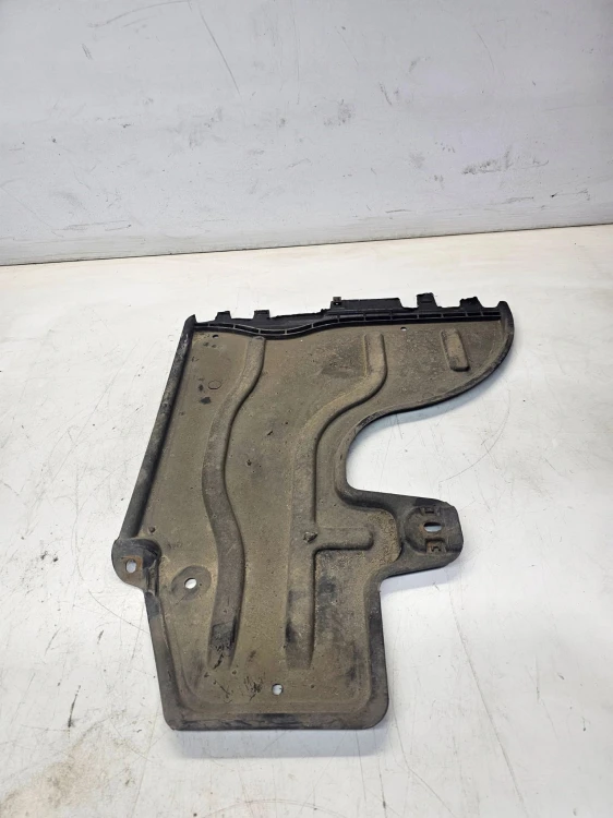 OSŁONA PŁYTA PODWOZIA LEWA AUDI A3 8V 5Q0825206J