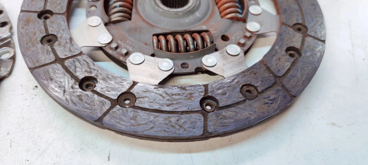SPRZĘGŁO TARACZA DOCISK AUDI VOLKSWAGEN SEAT SKODA 1.6 MPI BSE 122031710