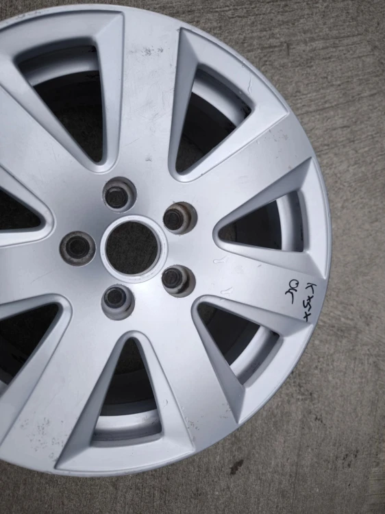 FELGA ALUMINIOWA AUDI A3 A4 A6 VW SKODA 7.5J R16 ET45 4F0601025AJ K*5* OK
