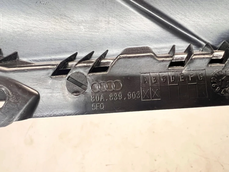 NAKŁADKA OSŁONA SŁUPKA DRZWI LEWY TYŁ AUDI Q5 FY 80A 80A839903 POŁYSK