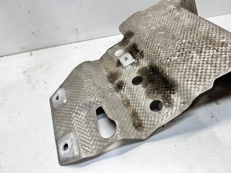 OSŁONA TERMICZNA WYDECHU AUDI Q5 8R 8R0804171B
