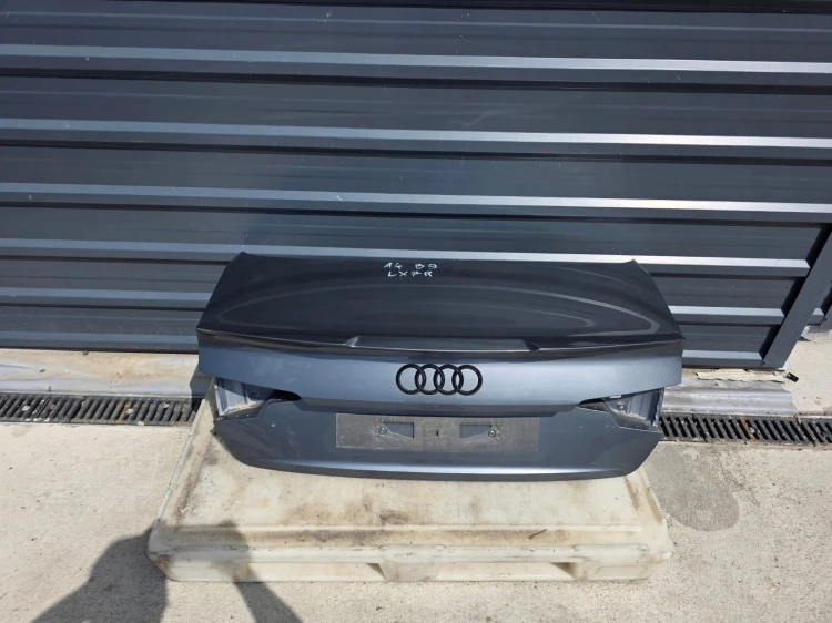 KLAPA TYLNA TYŁ Z LOTKĄ AUDI A4 B9 SEDAN 2016-2019 LX7R !!!