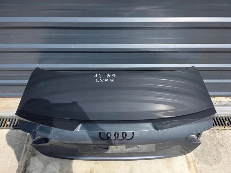 KLAPA TYLNA TYŁ Z LOTKĄ AUDI A4 B9 SEDAN 2016-2019 LX7R !!!