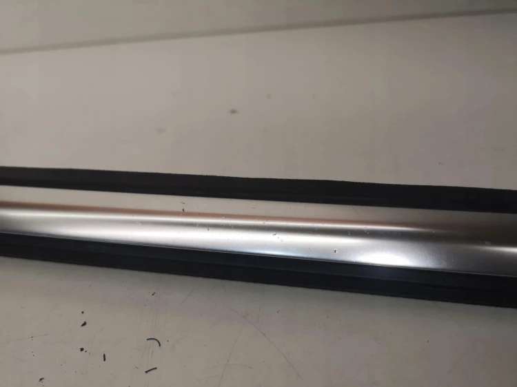 LISTWA CHROM SZYBY TYŁ AUDI A4 B7 CABRIO 8H0839477