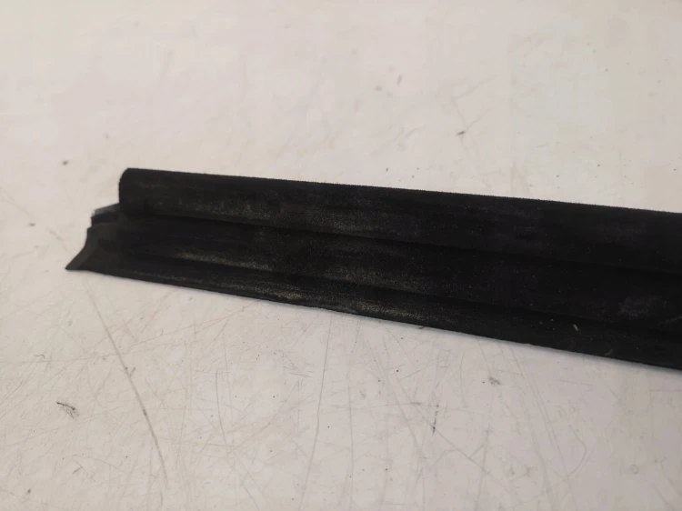 LISTWA CHROM SZYBY TYŁ AUDI A4 B7 CABRIO 8H0839477