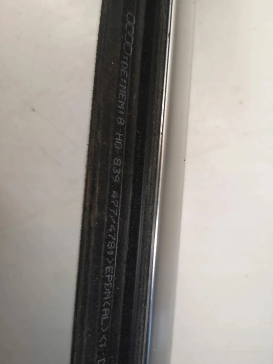 LISTWA CHROM SZYBY TYŁ AUDI A4 B7 CABRIO 8H0839477