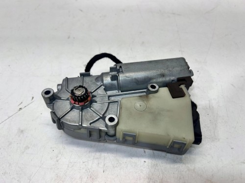 SILNICZEK SZYBERDACHU AUDI A6 C6 4B0959591K