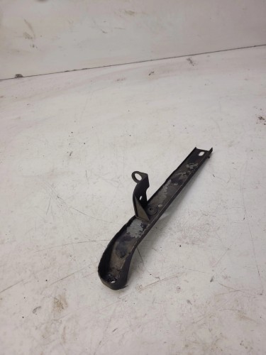 MOCOWANIE PASA KLAKSONU AUDI A8 D3 4E0806494A