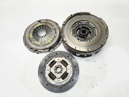 KOŁO DWUMASOWE SPRZĘGŁO AUDI A4 B8 A5 2.0 TDI TFSI 2289000298 4/26