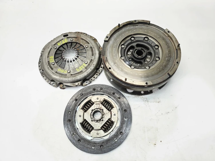 KOŁO DWUMASOWE SPRZĘGŁO AUDI A4 B8 A5 2.0 TDI TFSI 2289000298 4/26