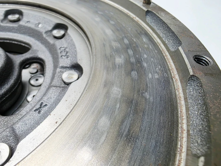 KOŁO DWUMASOWE SPRZĘGŁO AUDI A4 B8 A5 2.0 TDI TFSI 2289000298 4/26