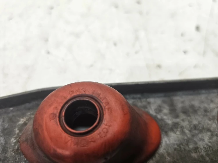 WIESZAK UCHWYT TŁUMIKA WYDECHU AUDI A3 8P VW 1K0253144AE