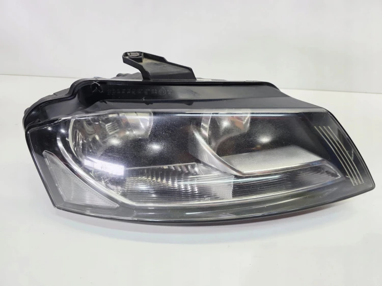 REFLEKTOR LAMPA PRAWY PRZÓD AUDI A3 8P 8P0941004BC UK